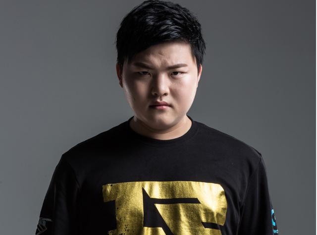 Oh My God 的运营决策释放小龙是成功还是失败。Junhao Wei 无畏地冲锋并锁定 Ultra Prime 以获得比赛点