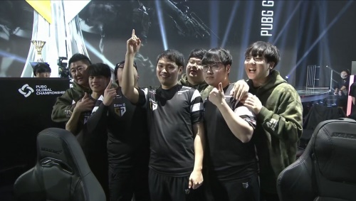 BLGvsWBG首发公布：Wei继续打野首发交手Tarzan，小虎直面左手