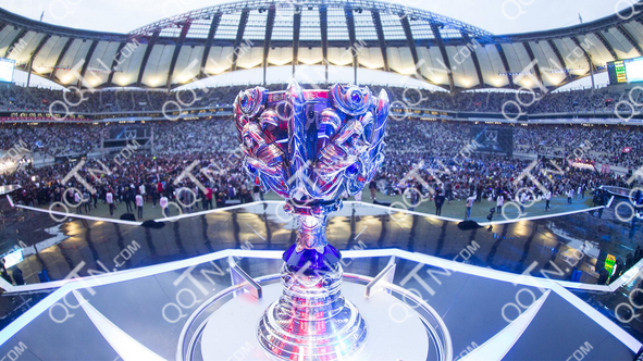 aurora 和 9 Pandas 交易 r3salt 和 clax